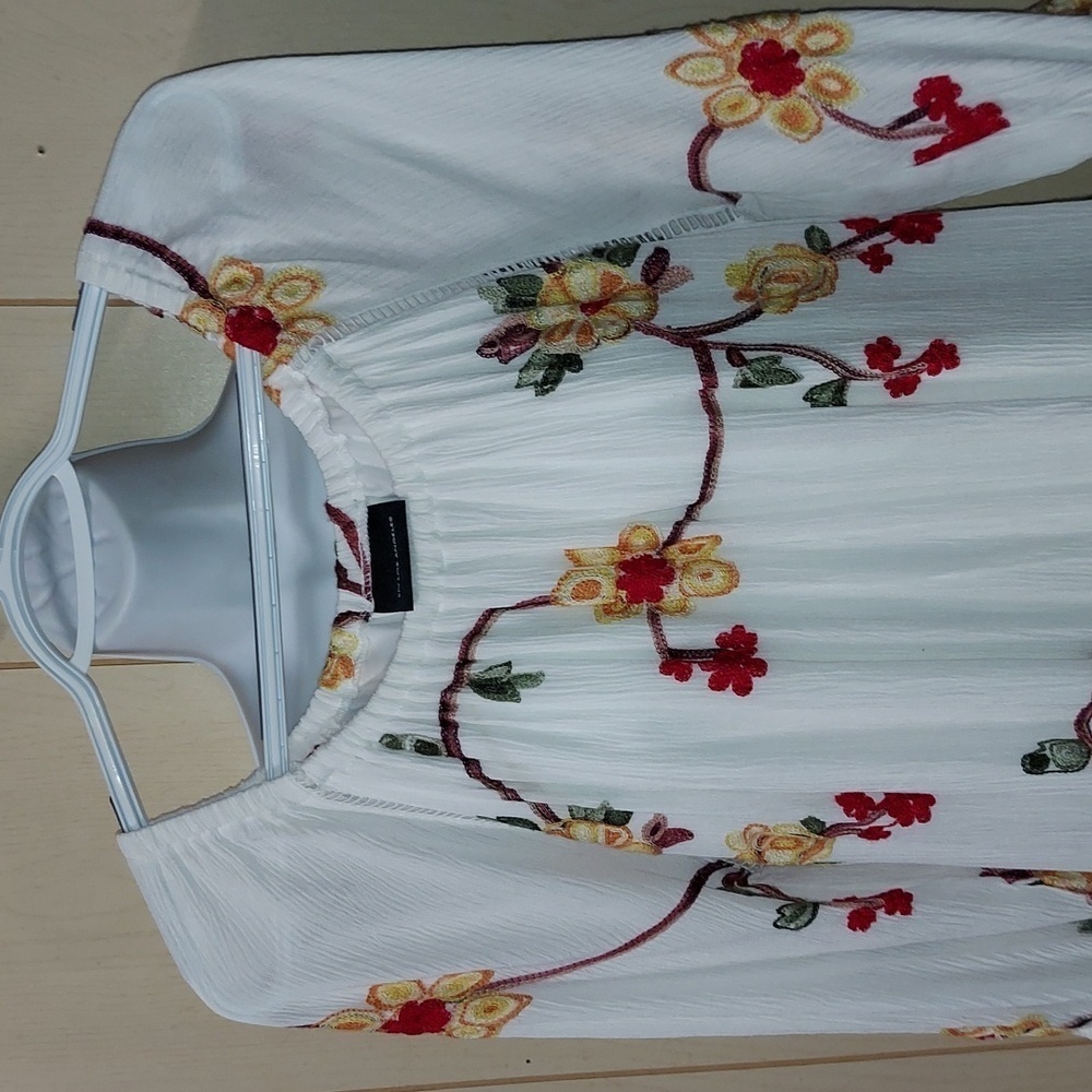 Liv Los Angeles dress - Picture 2 of 8